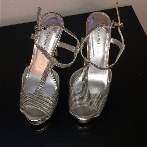 Gianni Bini heels - Picture 4 of 6